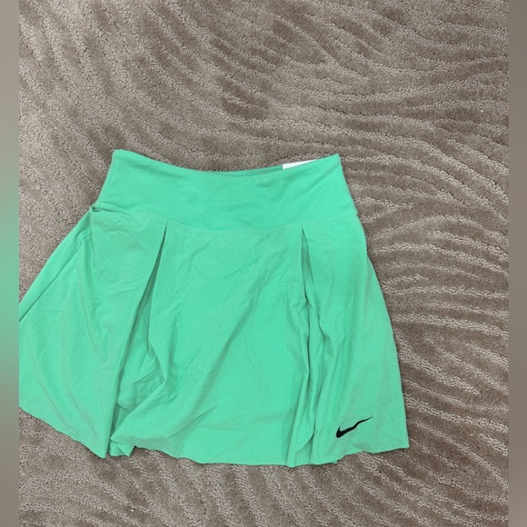Nike Dresses & Skirts - NWT NIKE tennis skirt XS